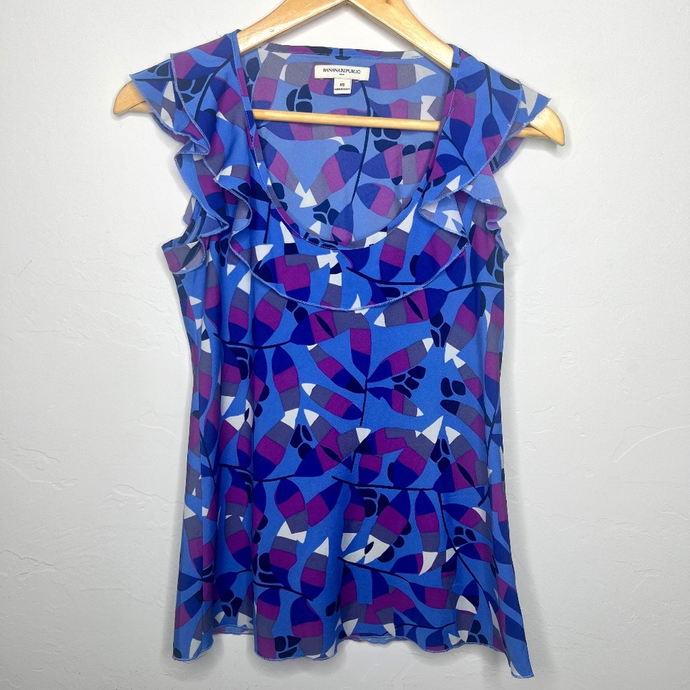 Banana Republic Blouse Ruffle detail blue purple and white print feminine girly